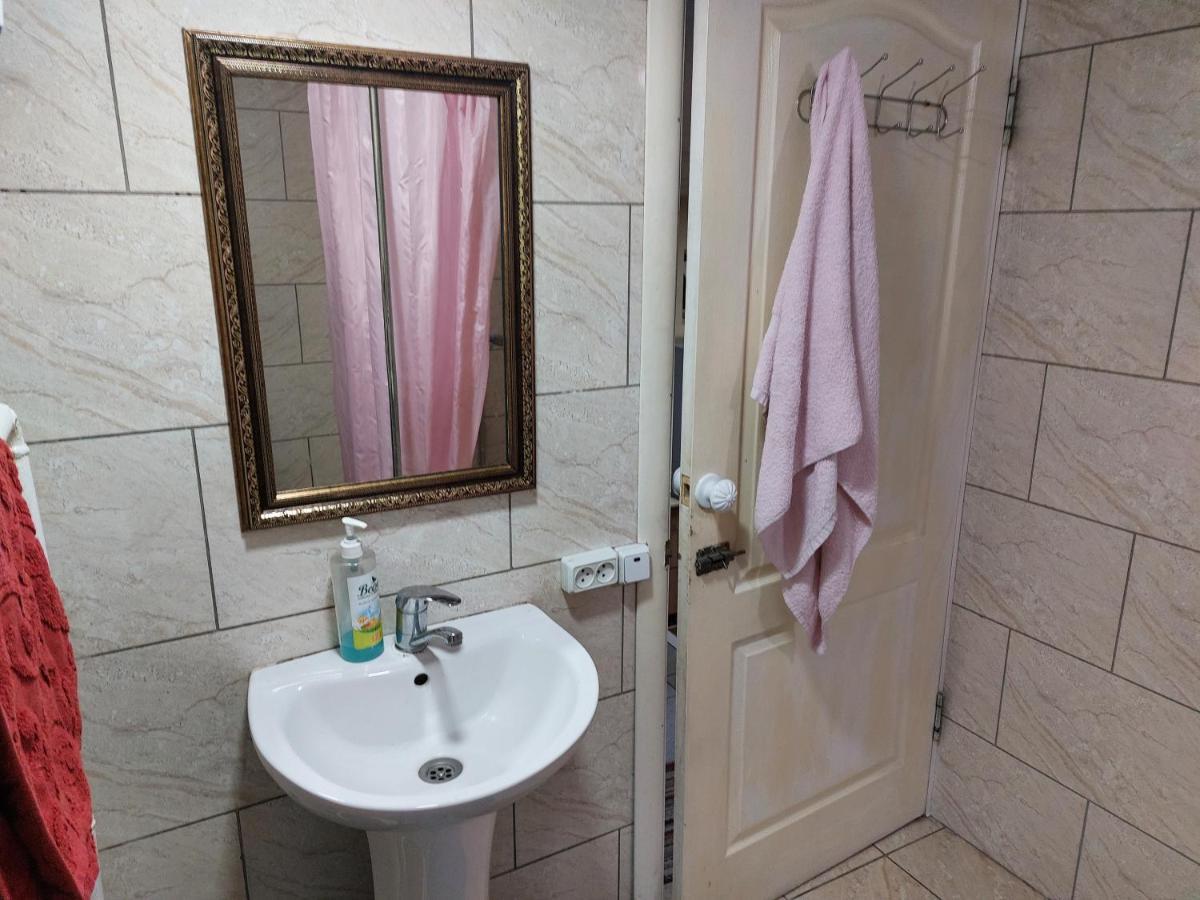 Konok Center Osh Hotel Ngoại thất bức ảnh